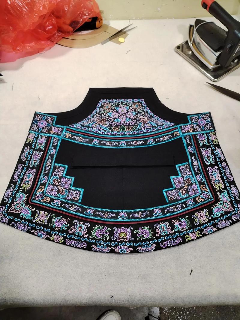 新年献礼 匠心智造·纯手工马尾绣女装成品惊艳登场